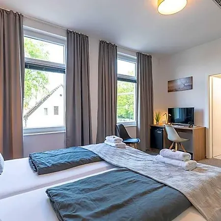 Gaestehaus Wahnbek מלון *